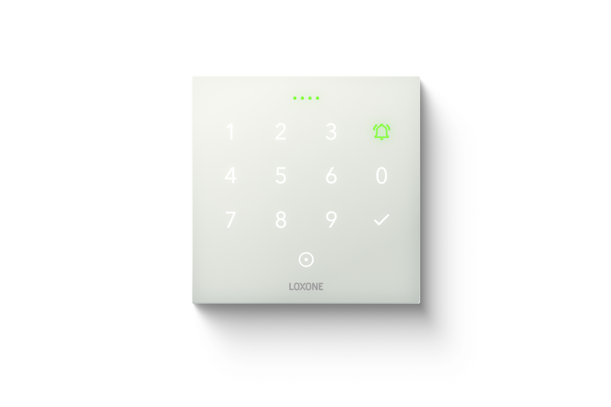 Loxone NFC Code Touch Air Samtweiß, Frontansicht mit Zahlenfeld