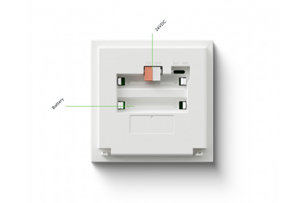Loxone NFC Code Touch Air Samtweiß neben der Eingangstür montiert